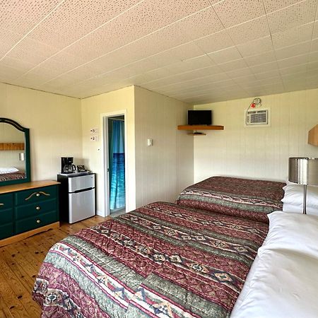 The Waterfront Motel Grand Barachois Bagian luar foto