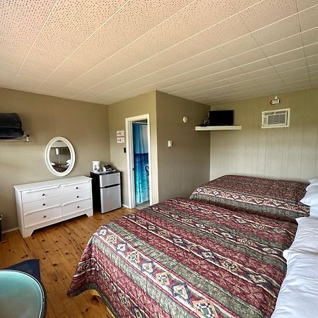 The Waterfront Motel Grand Barachois Bagian luar foto