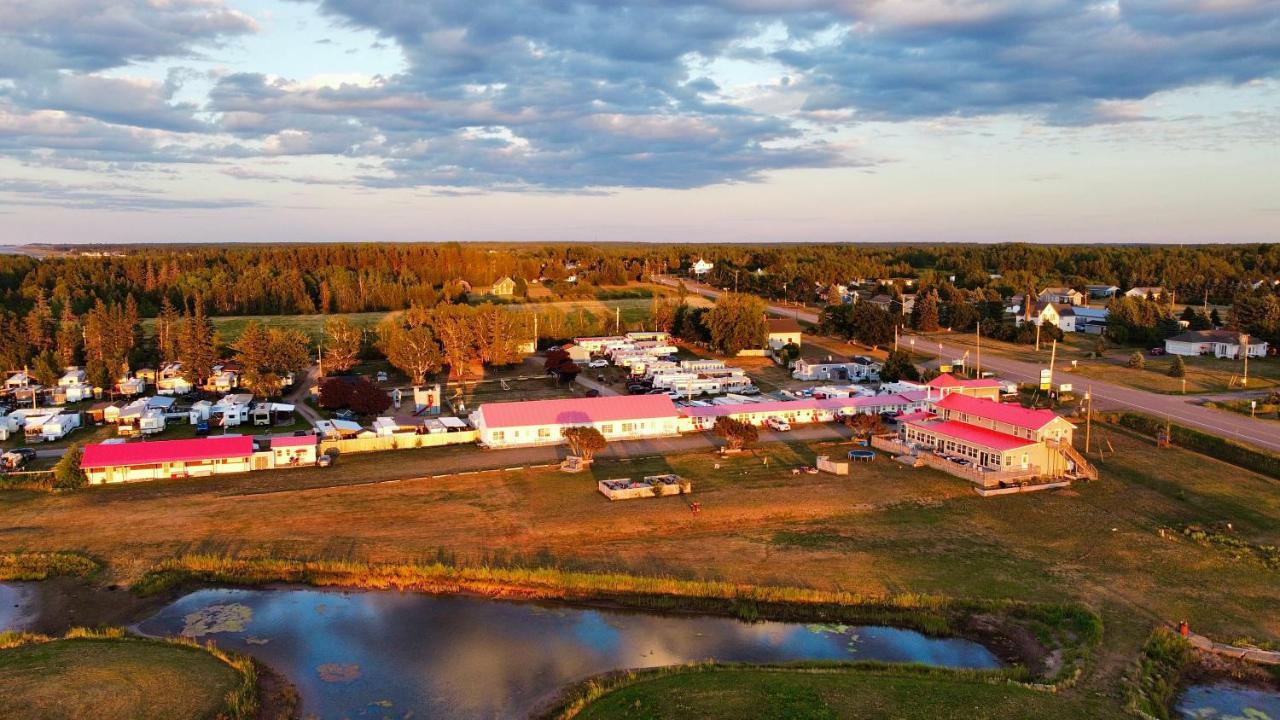 The Waterfront Motel Grand Barachois Bagian luar foto