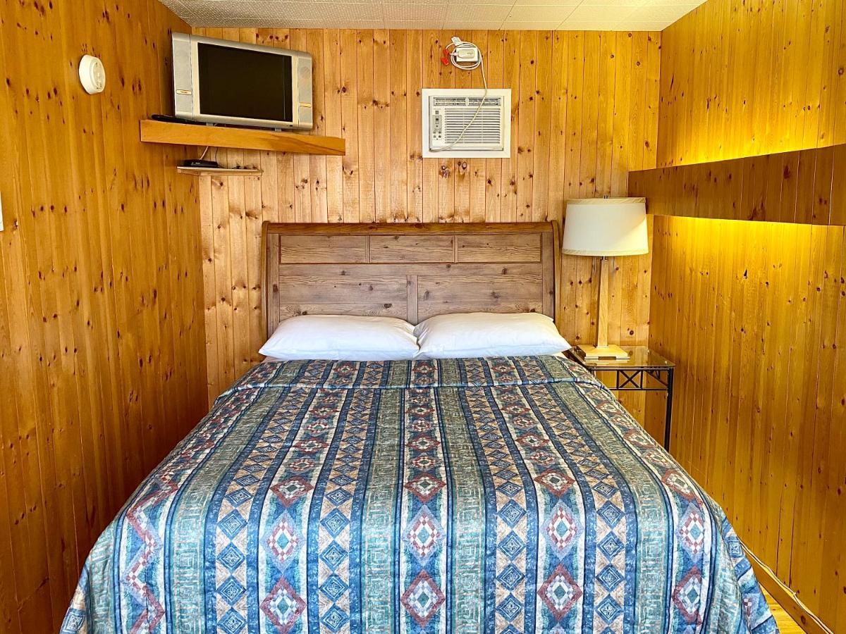 The Waterfront Motel Grand Barachois Bagian luar foto