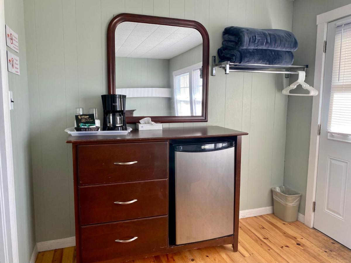 The Waterfront Motel Grand Barachois Bagian luar foto
