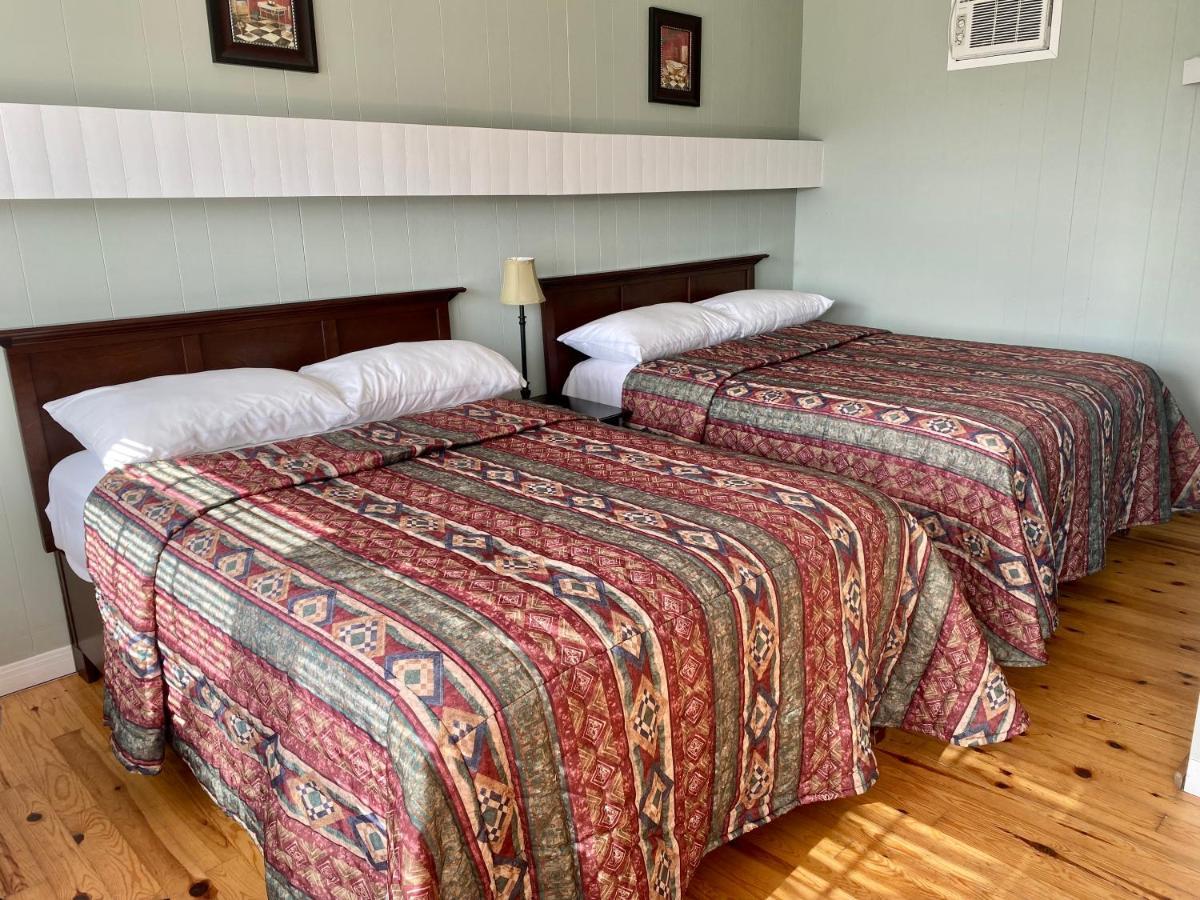 The Waterfront Motel Grand Barachois Bagian luar foto