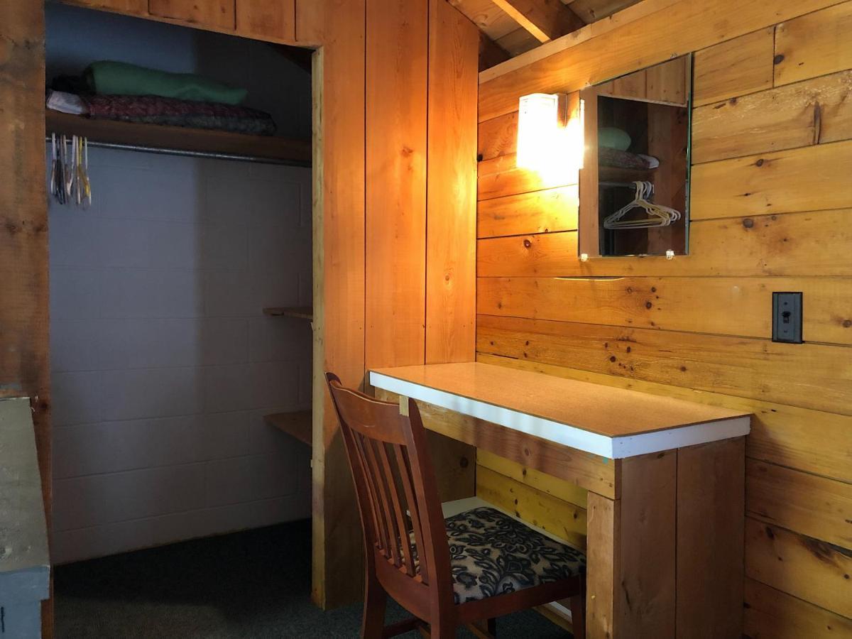 The Waterfront Motel Grand Barachois Bagian luar foto