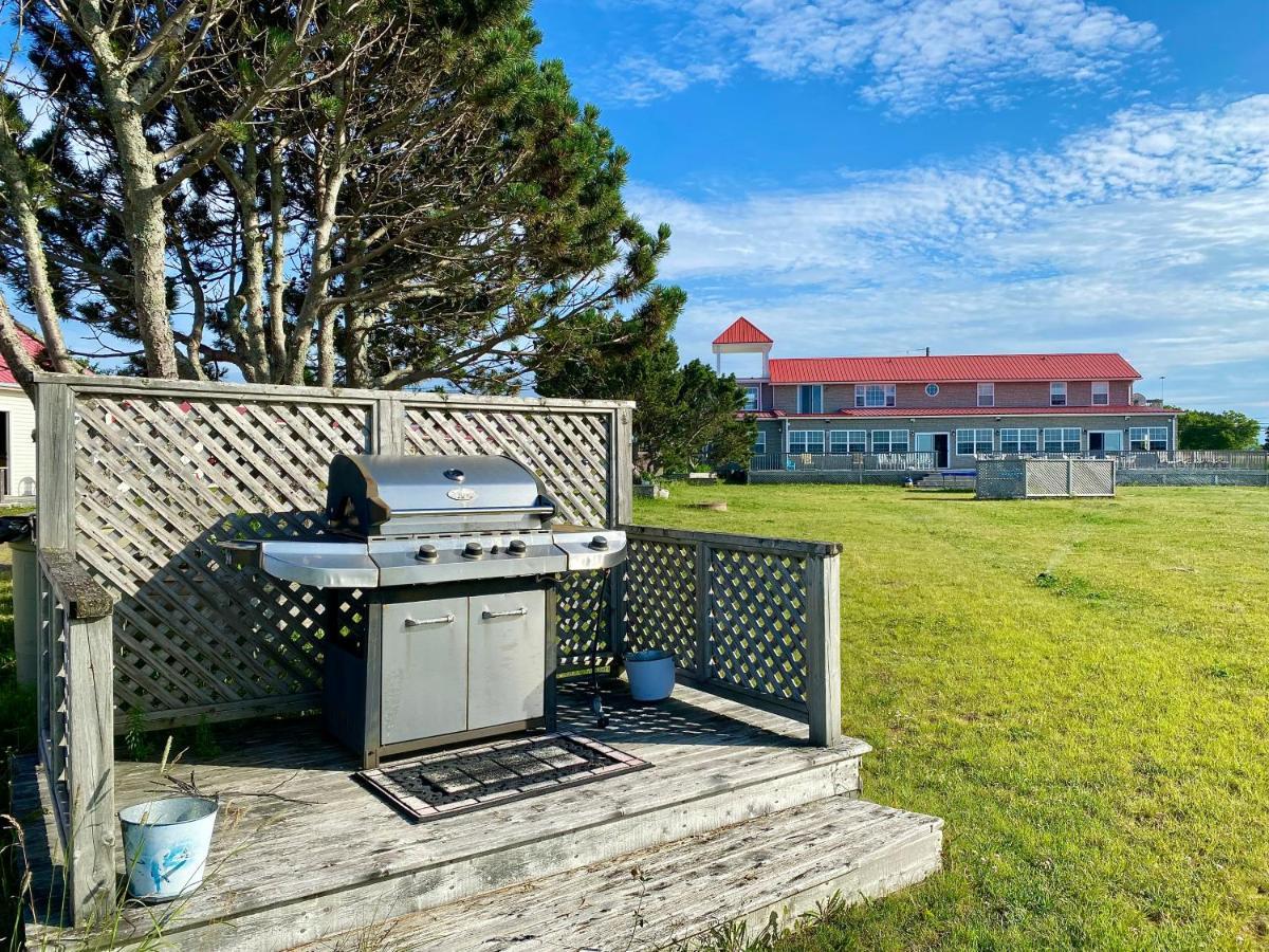 The Waterfront Motel Grand Barachois Bagian luar foto