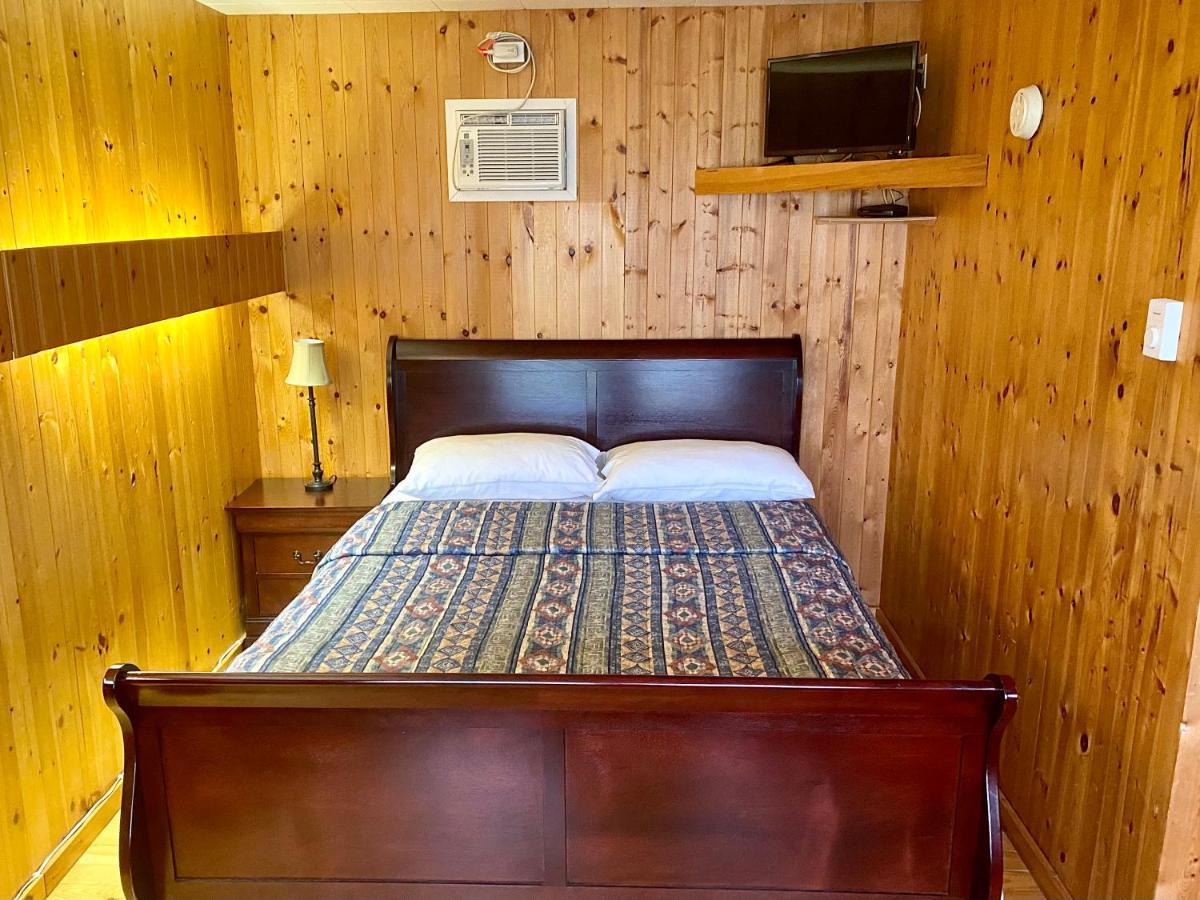 The Waterfront Motel Grand Barachois Bagian luar foto