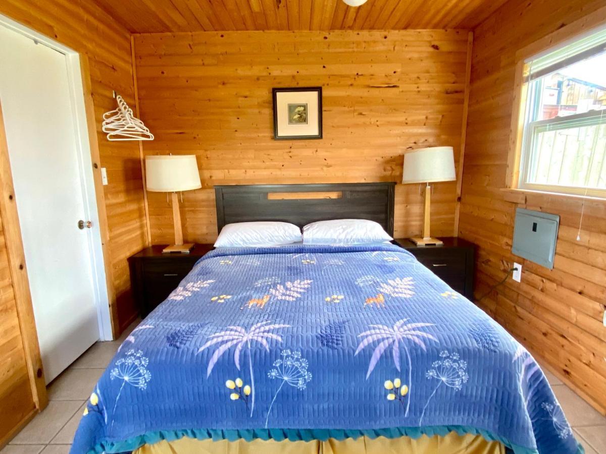 The Waterfront Motel Grand Barachois Bagian luar foto