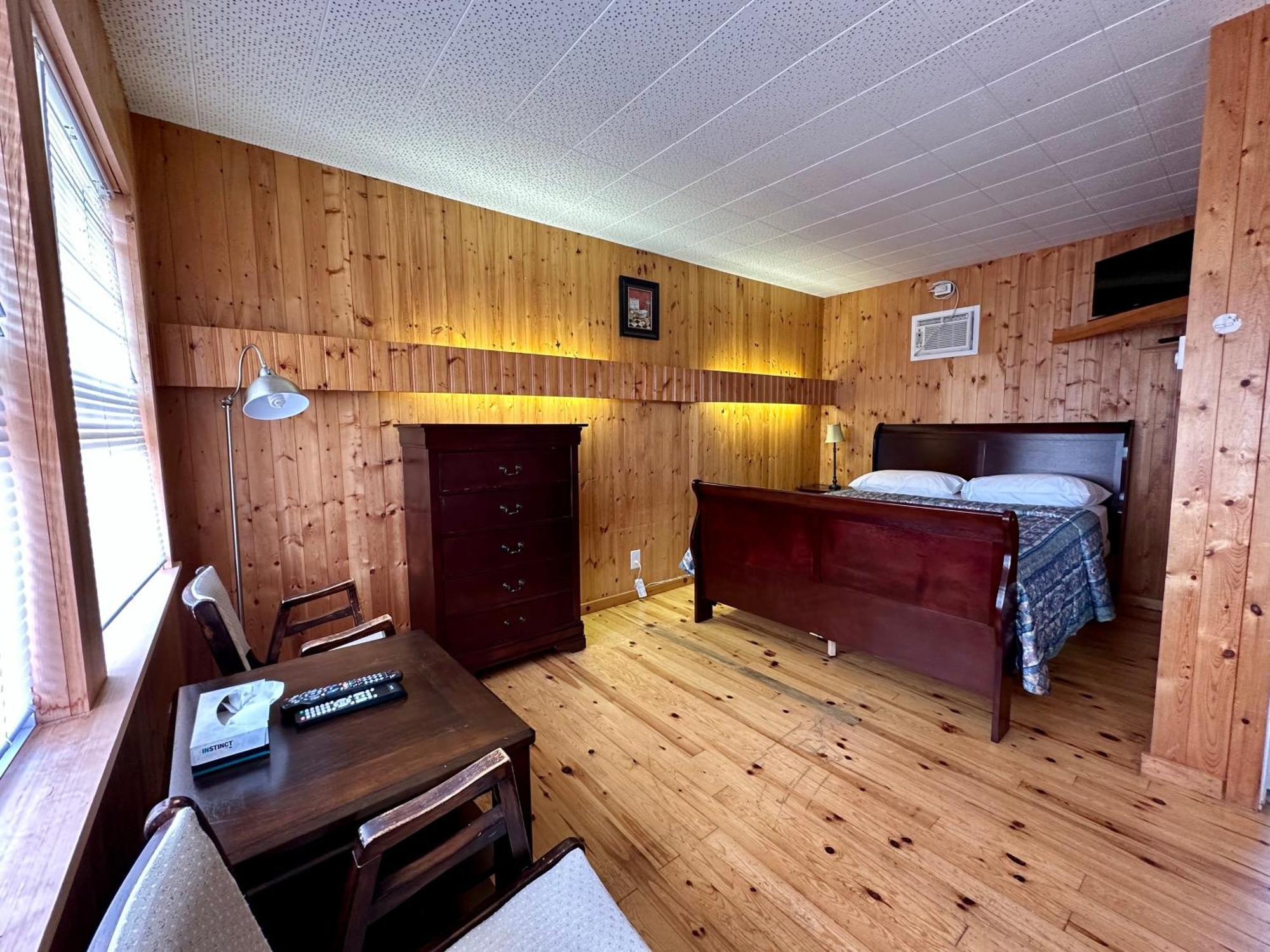 The Waterfront Motel Grand Barachois Bagian luar foto