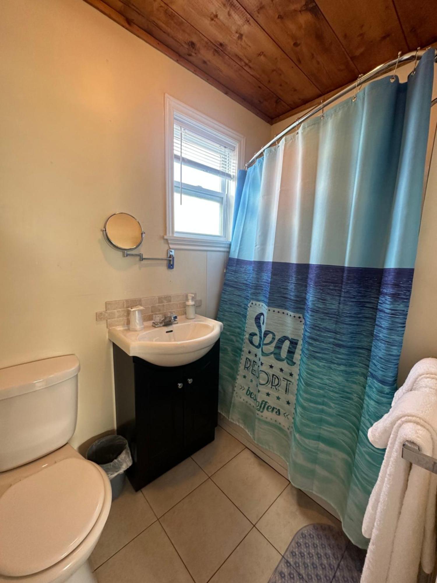 The Waterfront Motel Grand Barachois Bagian luar foto