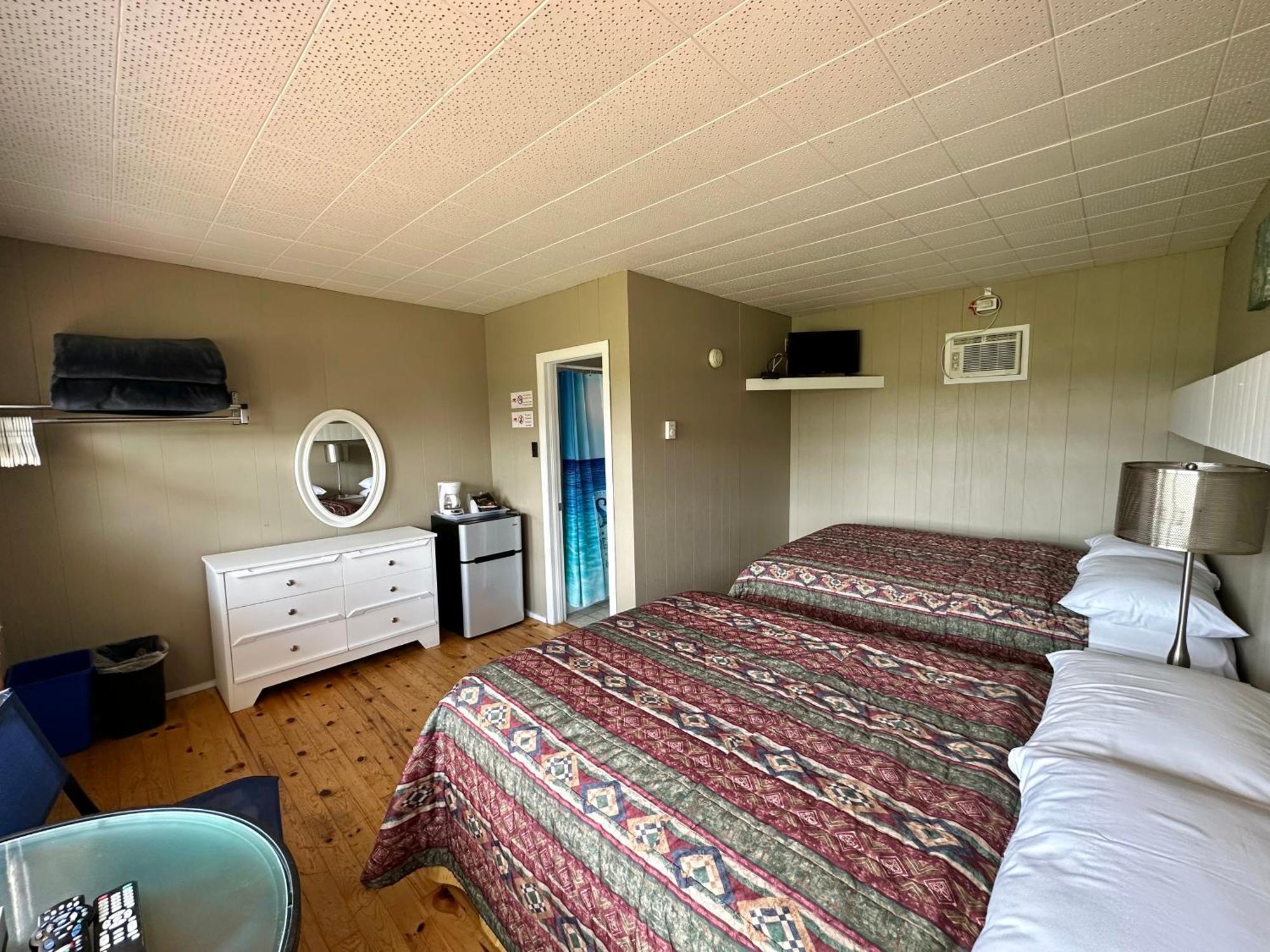 The Waterfront Motel Grand Barachois Bagian luar foto