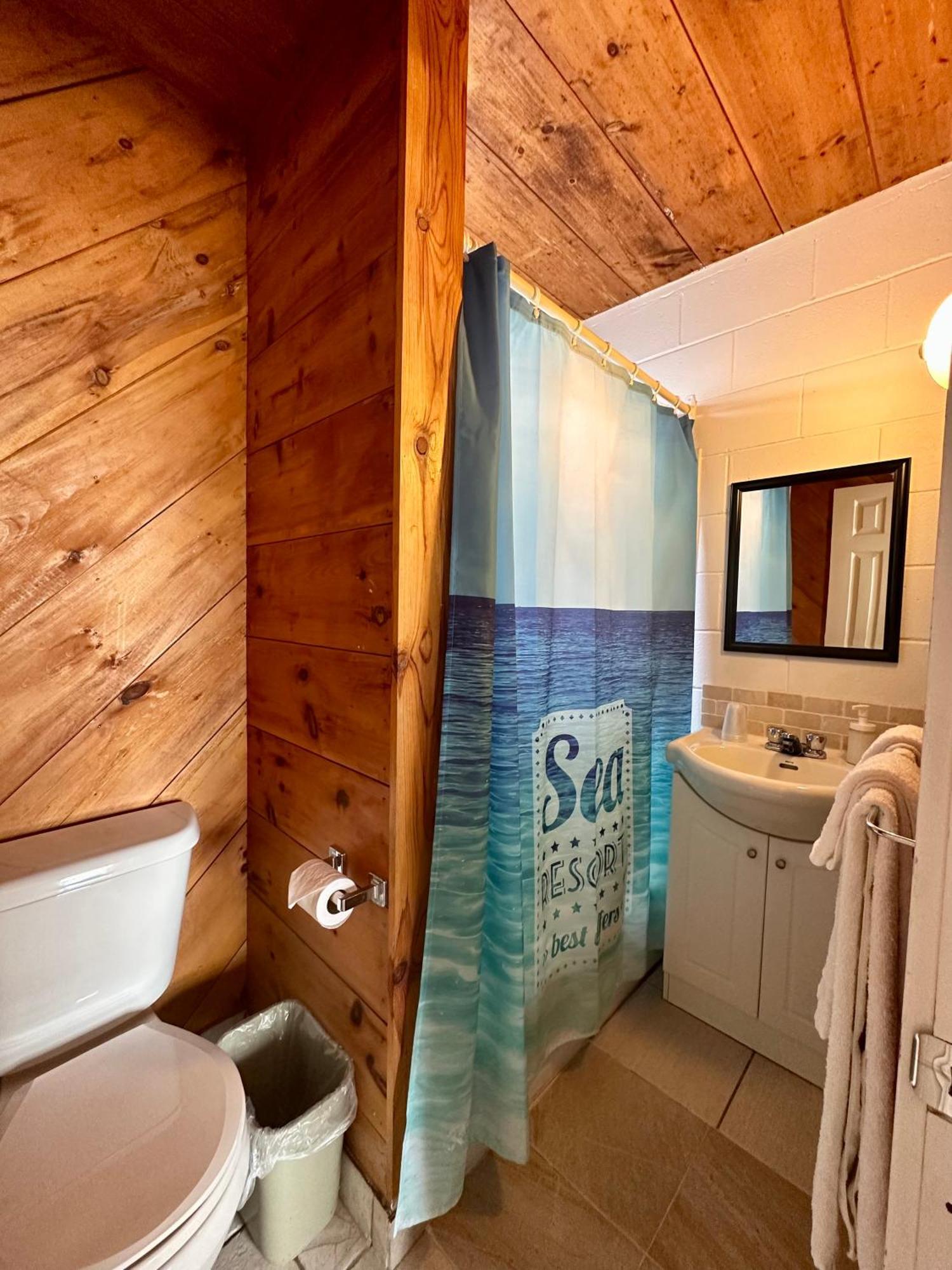 The Waterfront Motel Grand Barachois Bagian luar foto