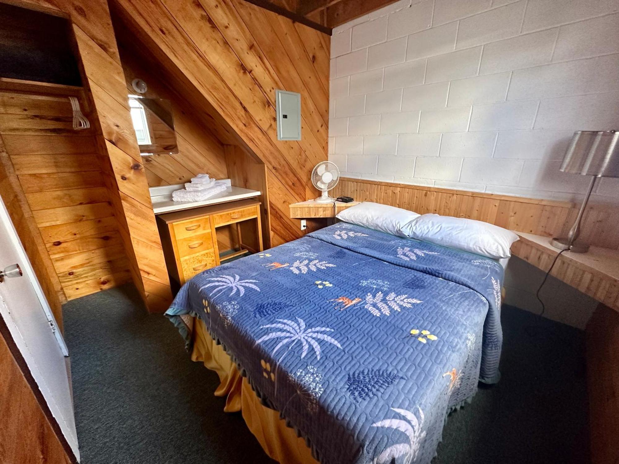 The Waterfront Motel Grand Barachois Bagian luar foto